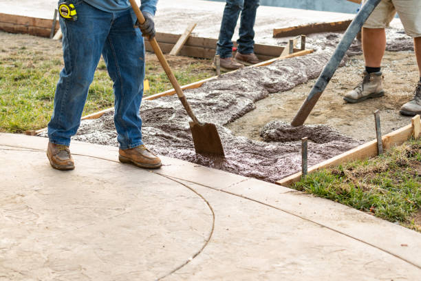 Best Concrete Walkway Installation  in Berlin, WI